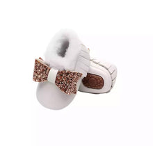 Load image into Gallery viewer, Glitter Bow Moccasin Shoes
