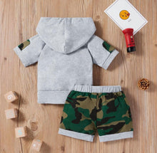 Load image into Gallery viewer, Boy&#39;s Camo Hoodie Short Set
