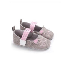 Load image into Gallery viewer, Novelty Crib Shoes-Cat

