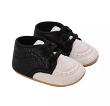 Load image into Gallery viewer, Infant Saddle Oxford Crib Shoes
