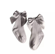 Load image into Gallery viewer, Satin Bow Ribbed Socks XS 0/6M
