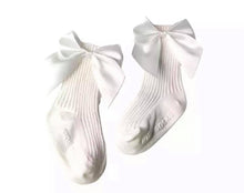 Load image into Gallery viewer, Satin Bow Ribbed Socks XS 0/6M
